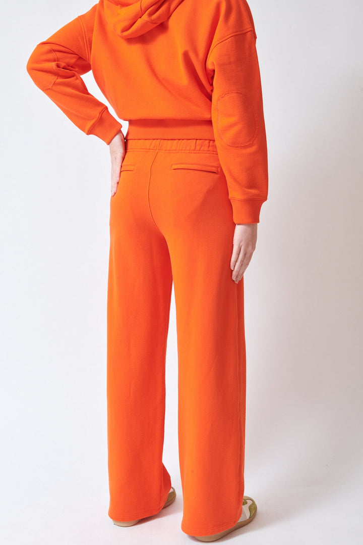 Julia wearing ATM Anthony Thomas Melillo Cotton Full Leg Drawstring Sweatpant rear view