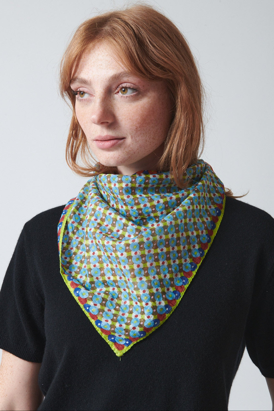 Waverly wearing Épice Large Pattern Dots Bandana front view