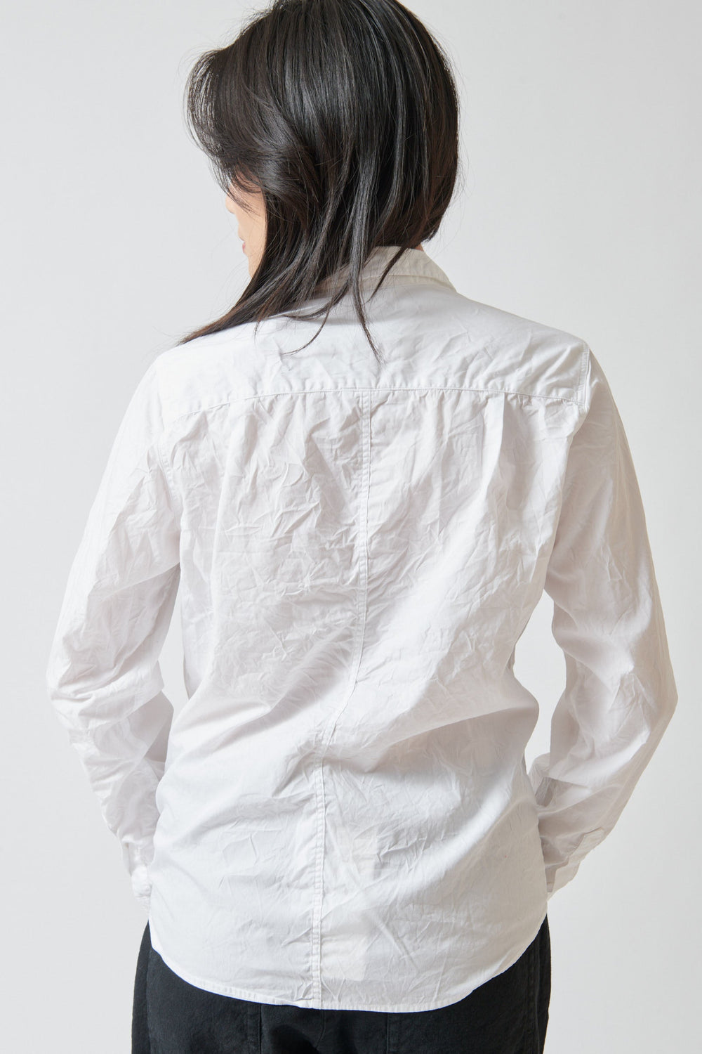 Lilly wearing Frank & Eileen Barry Tailored Button Up Shirt rear view