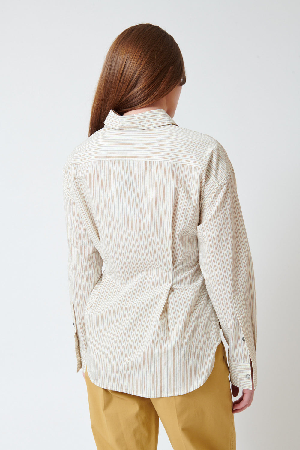 Julia wearing Tela Wheel Shirt rear view