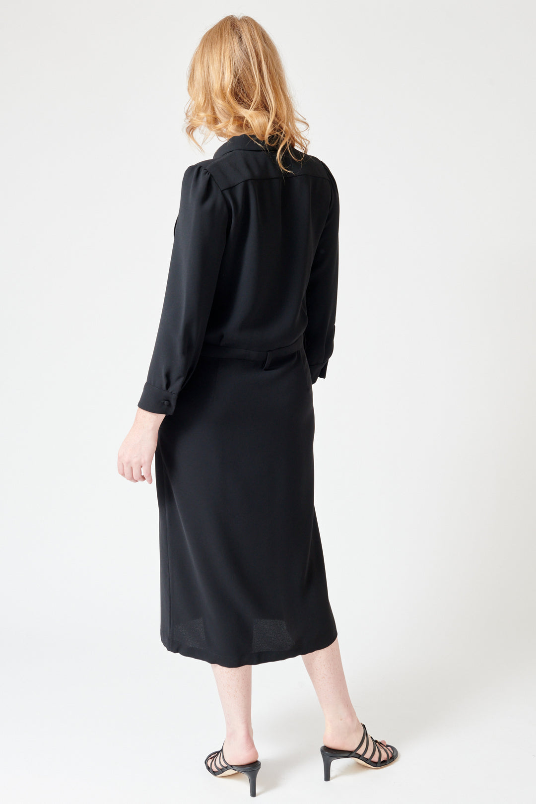 Waverly wearing N°21 Essential Long Sleeve Dress rear view