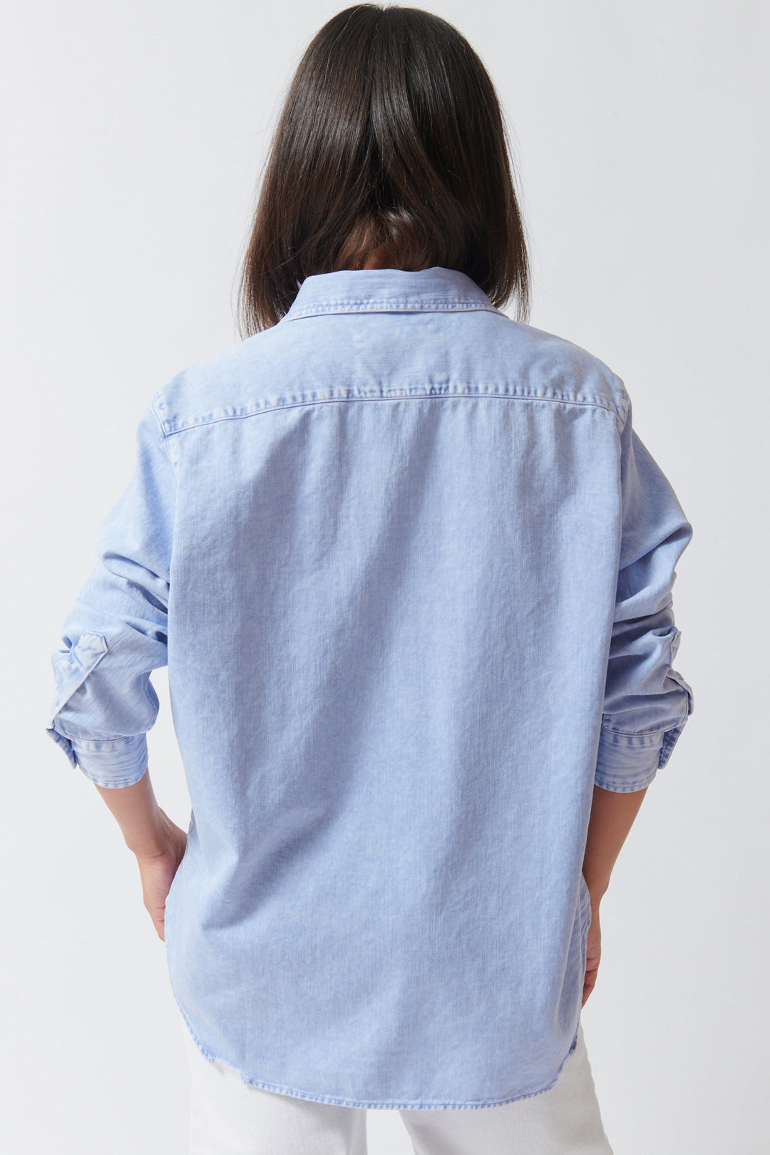 Amanda wearing Frank & Eileen Eileen Relaxed Button Up Shirt rear view