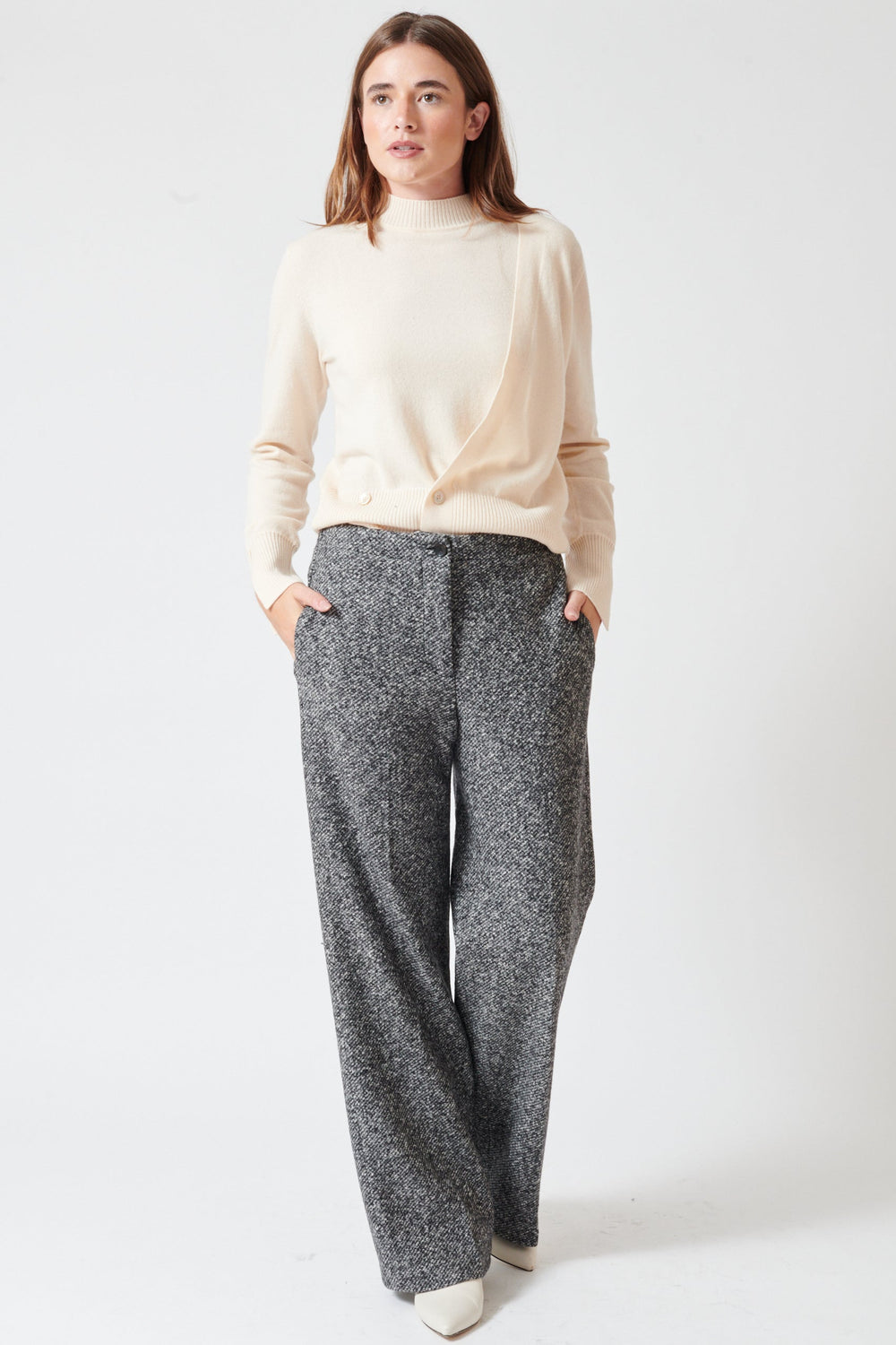 Julia wearing Seventy Lisa Elasticated Back Trouser front view