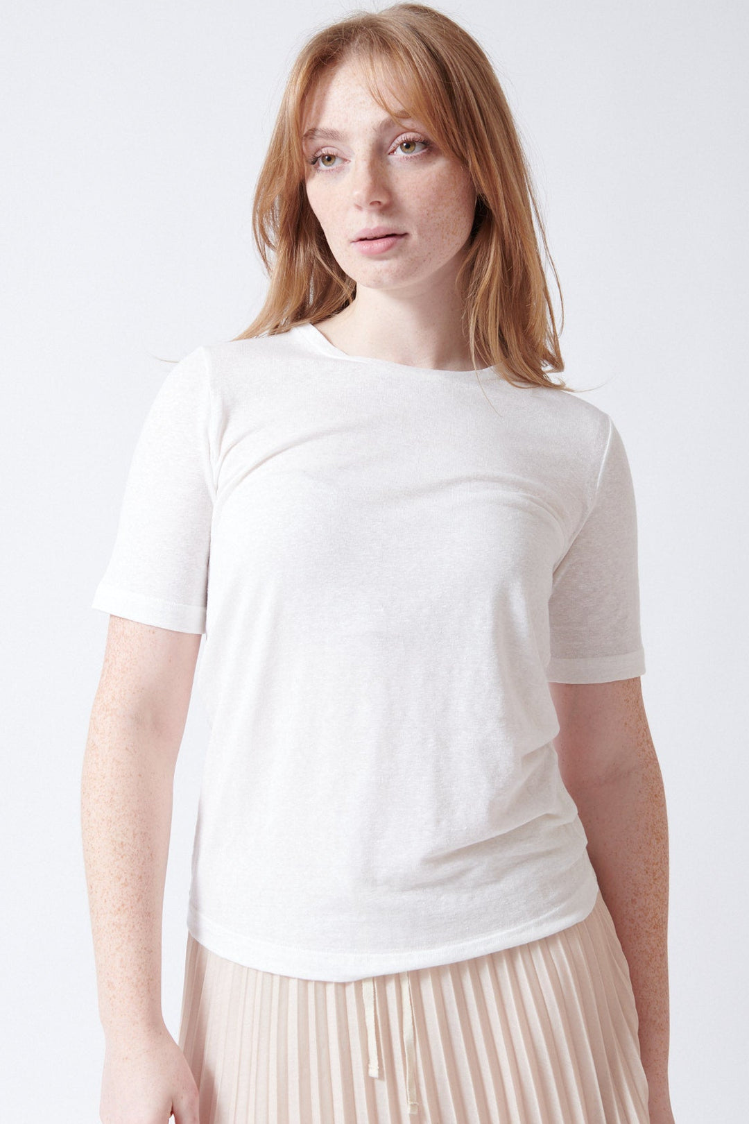 Waverly wearing SCAGLIONE Regular Linen Stretch T Shirt front view