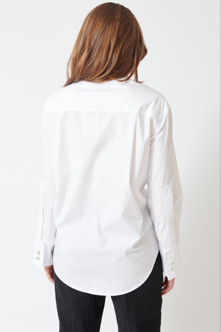 Julia wearing Tela Gisele Shirt rear view