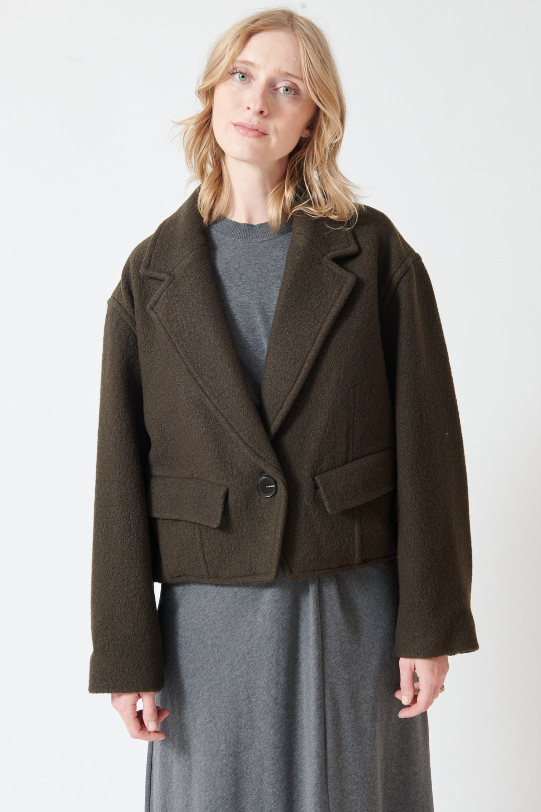 Madi wearing Apiece Apart Ria Cropped Back Jacket front view