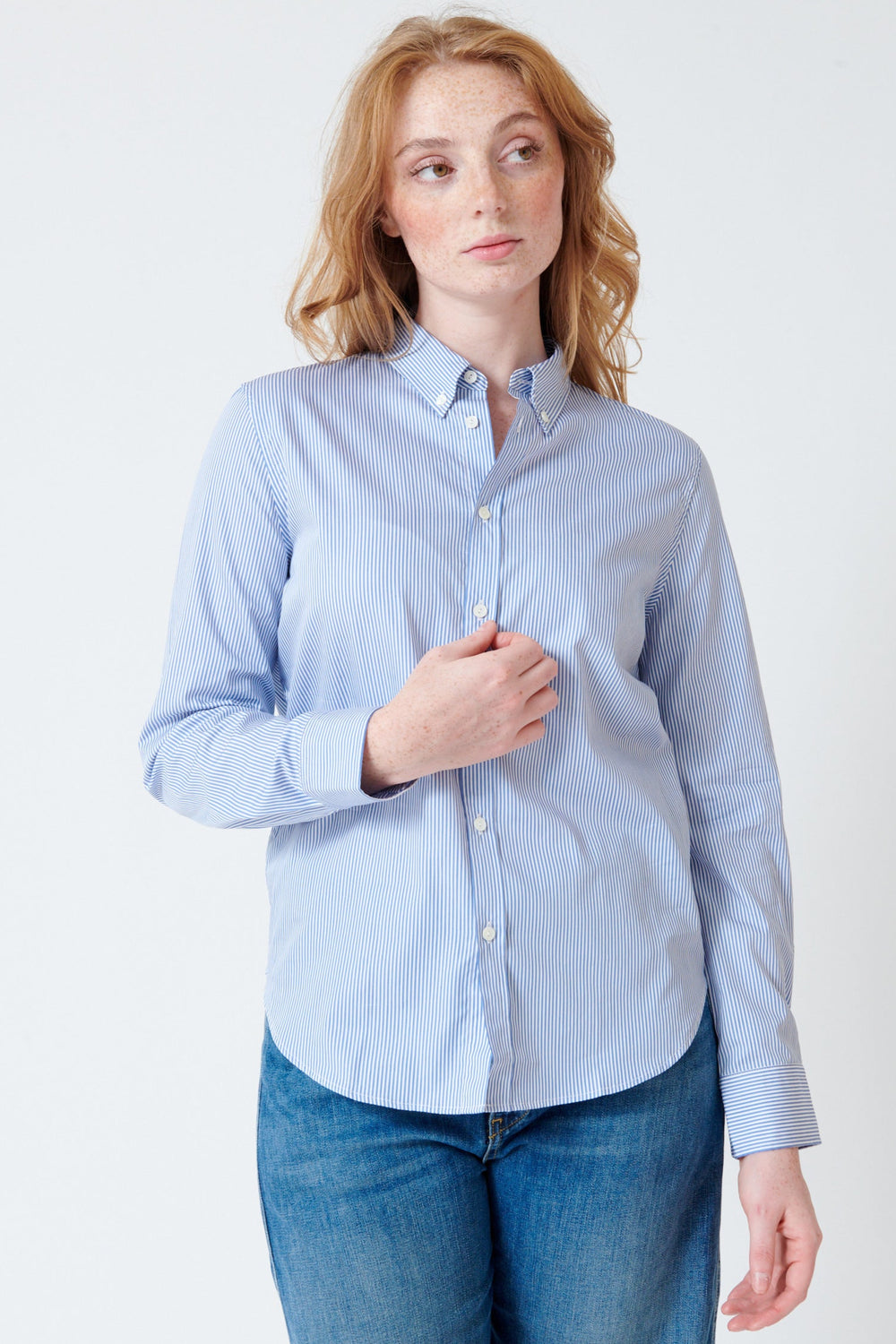 Waverly wearing Nili Lotan Dyllan Shrunken Shirt front view