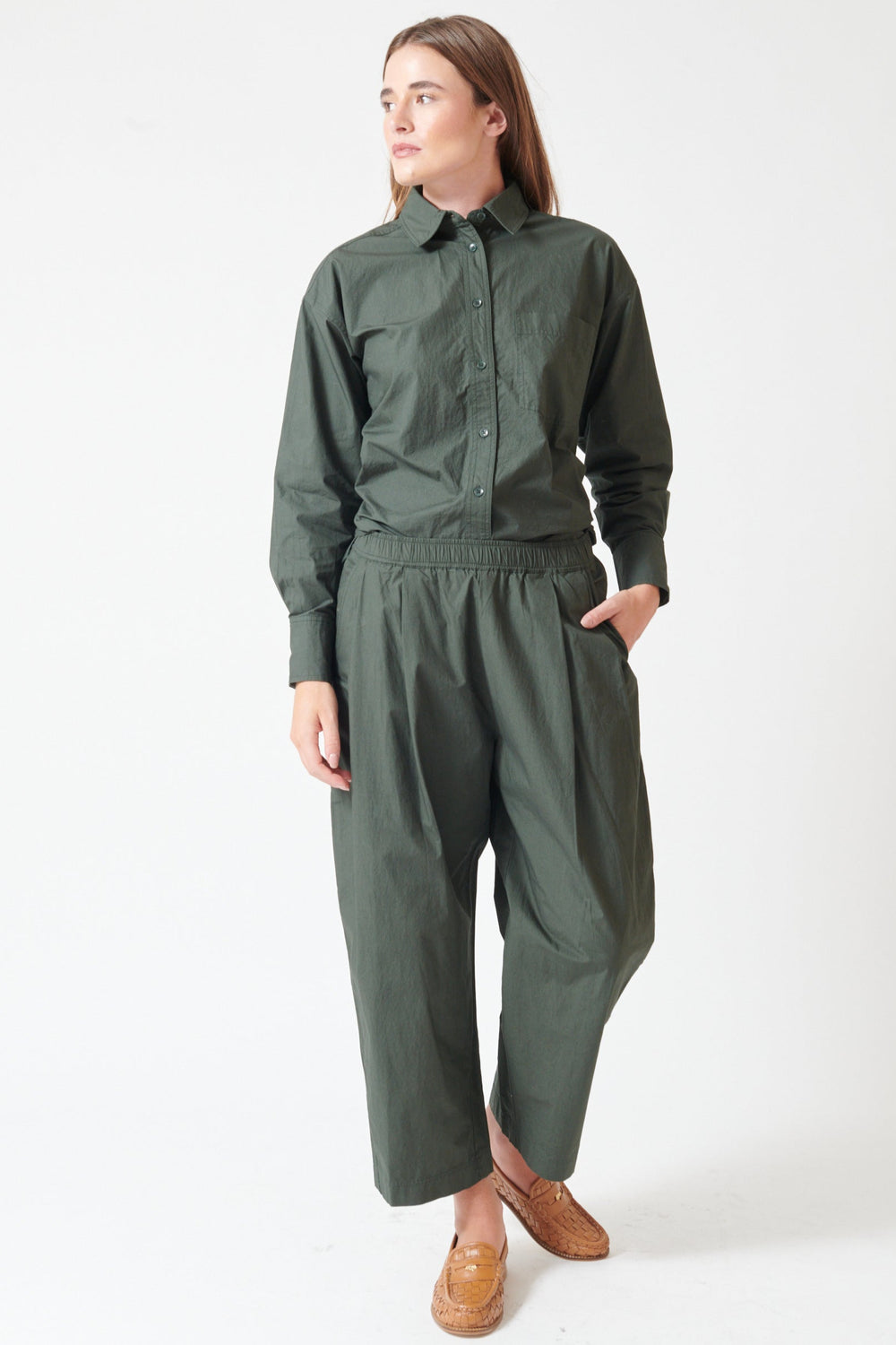 Julia wearing Apiece Apart Spa Pleat Pant front view