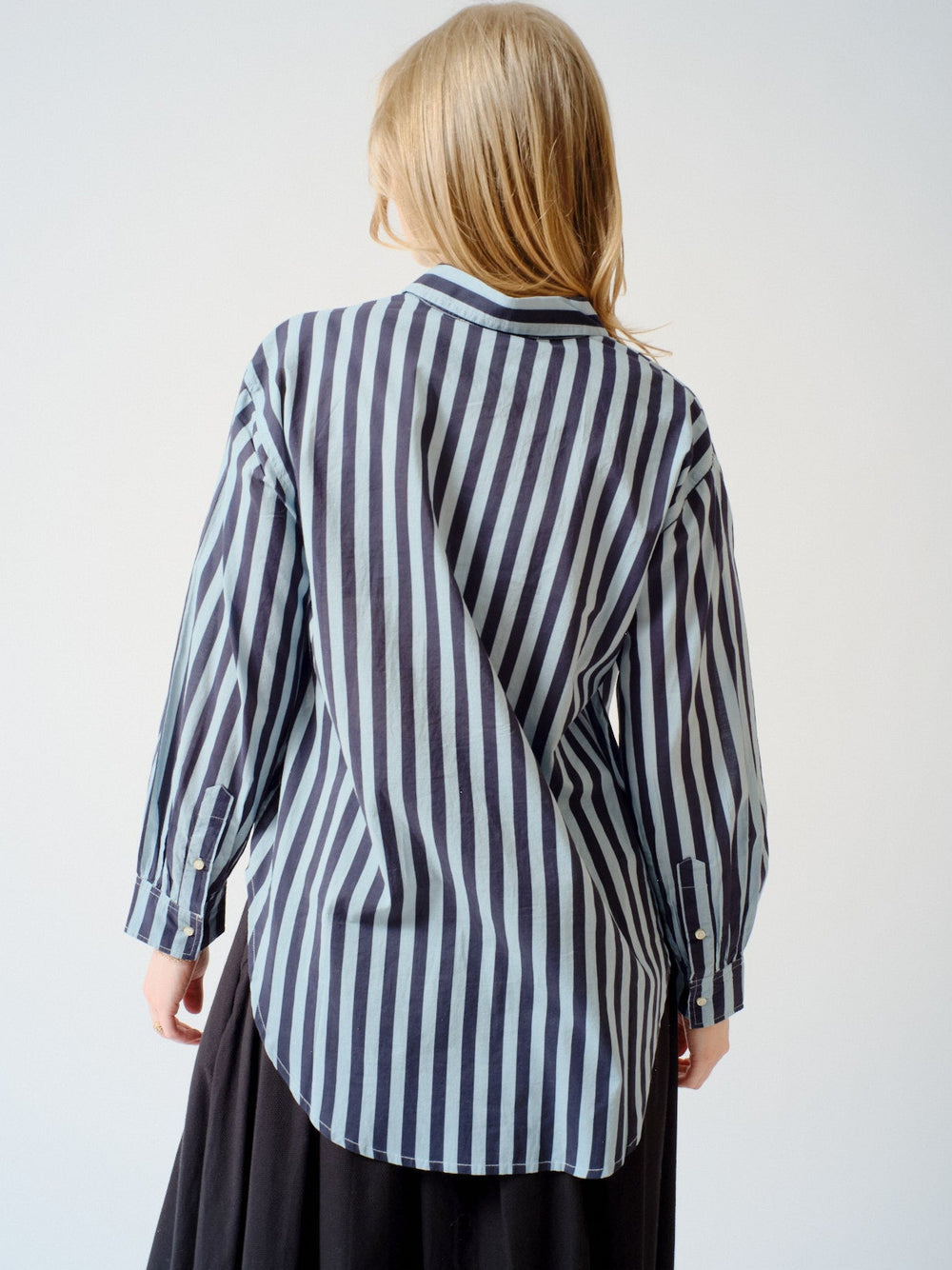 Madi wearing The Great The Daily Button Up rear view