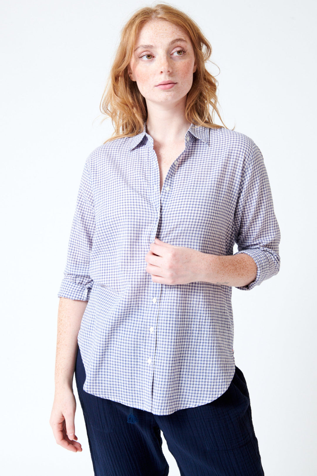 Waverly wearing Xirena Beau Shirt front view