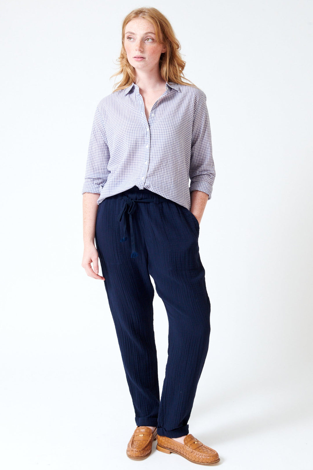 Waverly wearing Xirena Dallon Pant front view