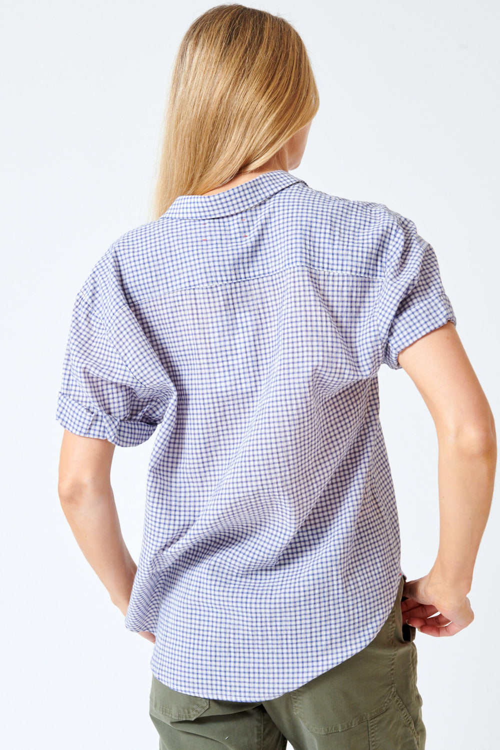 Mari wearing Xirena Channing Shirt rear view