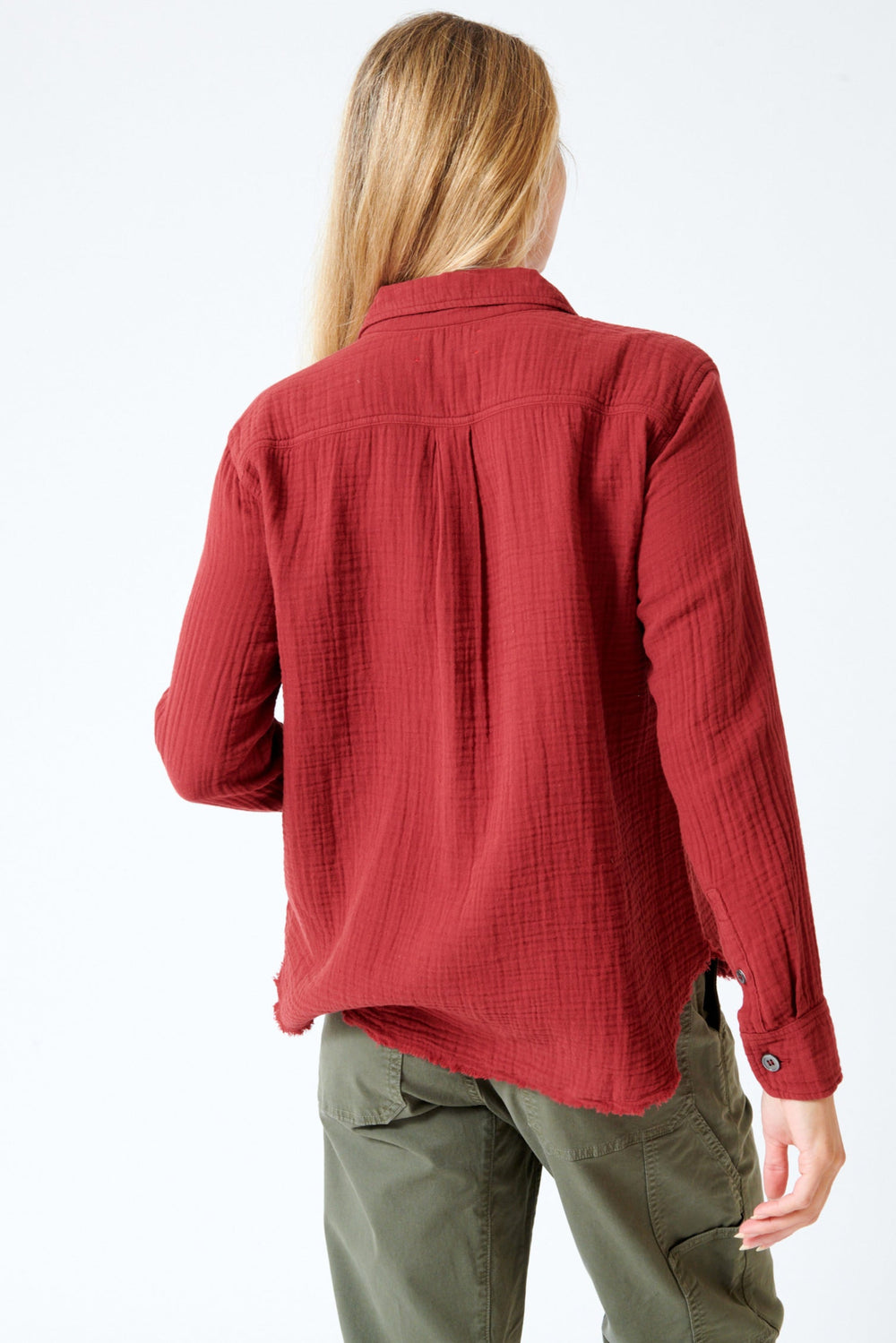 Mari wearing Xirena Chariot Shirt rear view