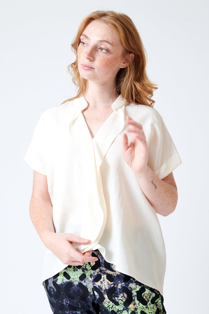 Waverly wearing Zero + Maria Cornejo Fin Gaban Para Drape Shirt front view