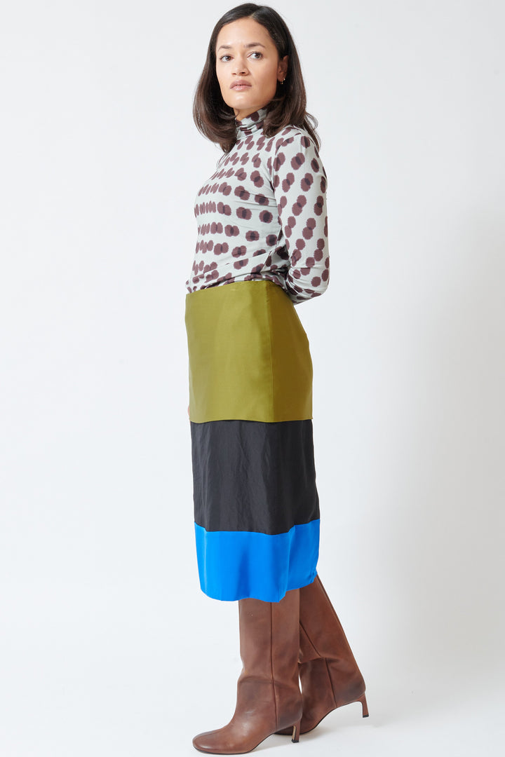 Model wearing Christian Wijnants Saros Skirt side view