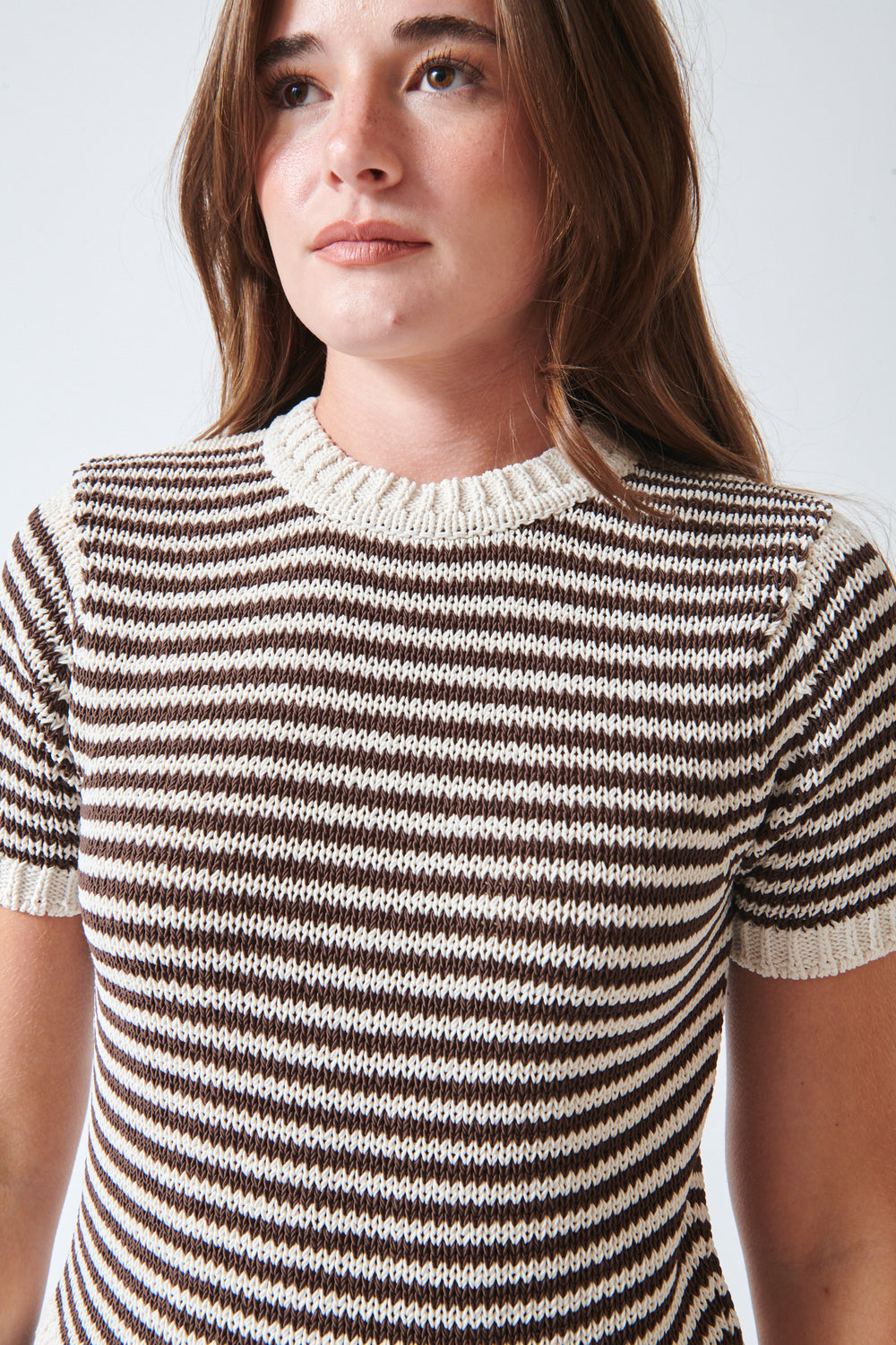 Julia wearing White + Warren Luxe Organic Cotton T Shirt Ecru Dark Espresso front/detail view