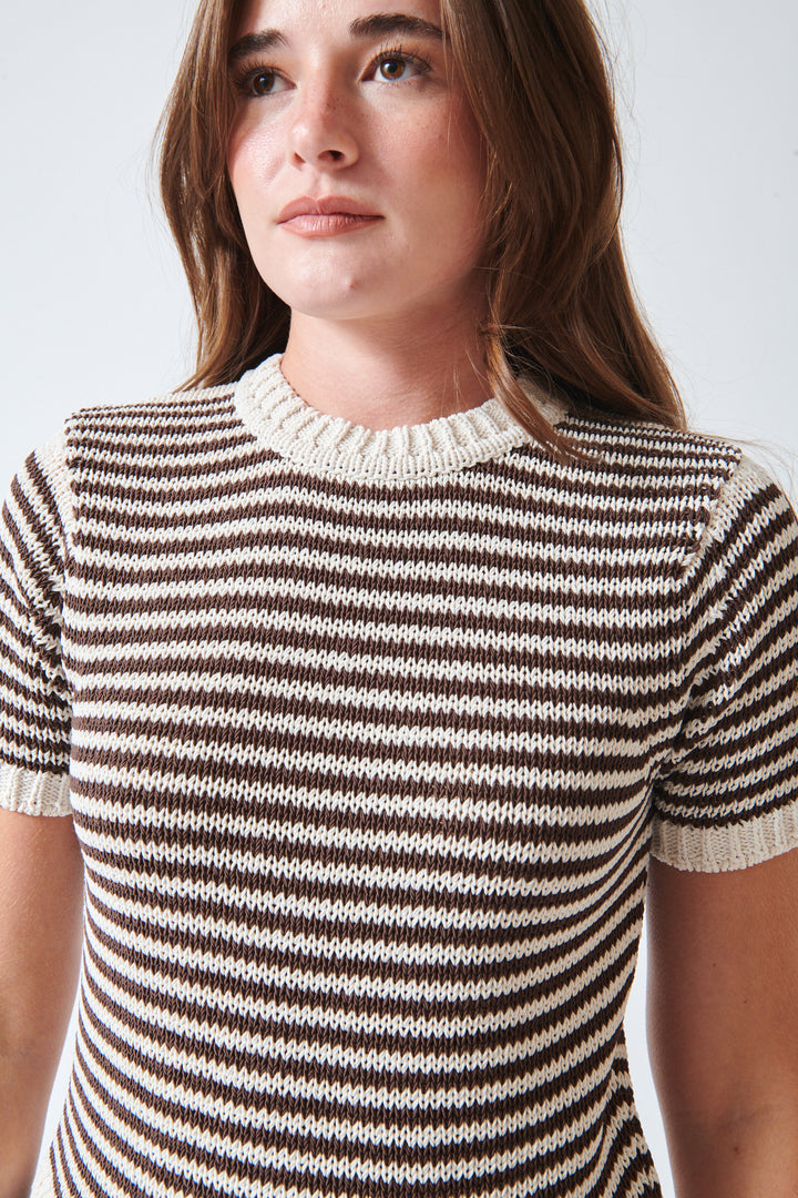 Julia wearing White + Warren Luxe Organic Cotton T Shirt Ecru Dark Espresso front/detail view