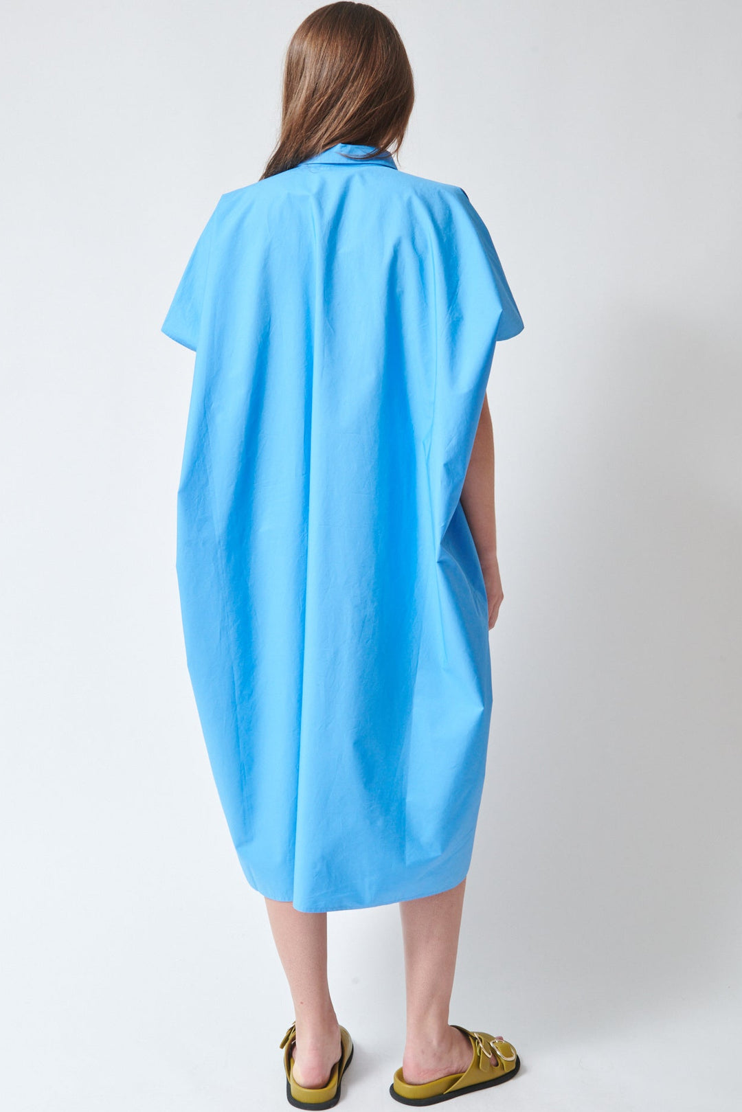 Julia wearing Sofie D'Hoore Duchy Wide Short Sleeve Button Down Dress Azure rear view