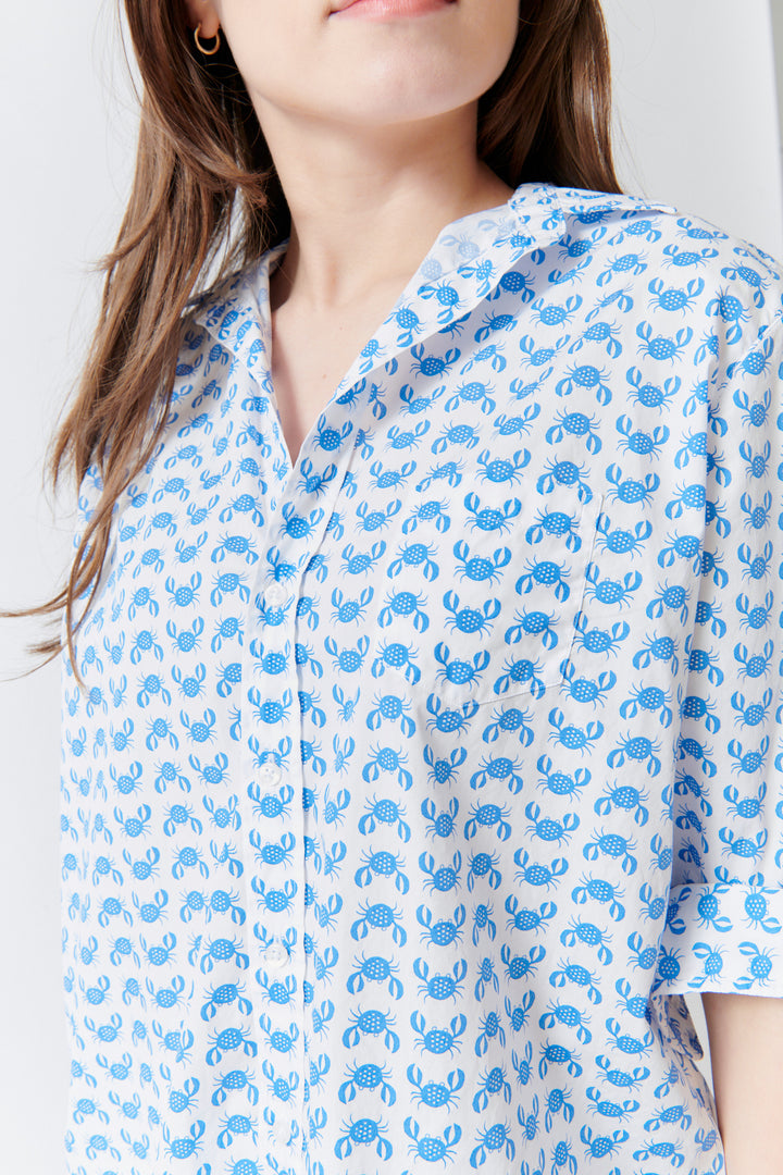 Angela wearing Frank & Eileen Eileen Relaxed Button Up Shirt Blue Crab front/detail view