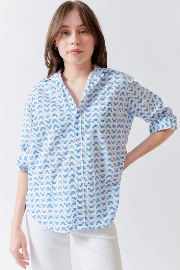 Angela wearing Frank & Eileen Eileen Relaxed Button Up Shirt Blue Crab front view