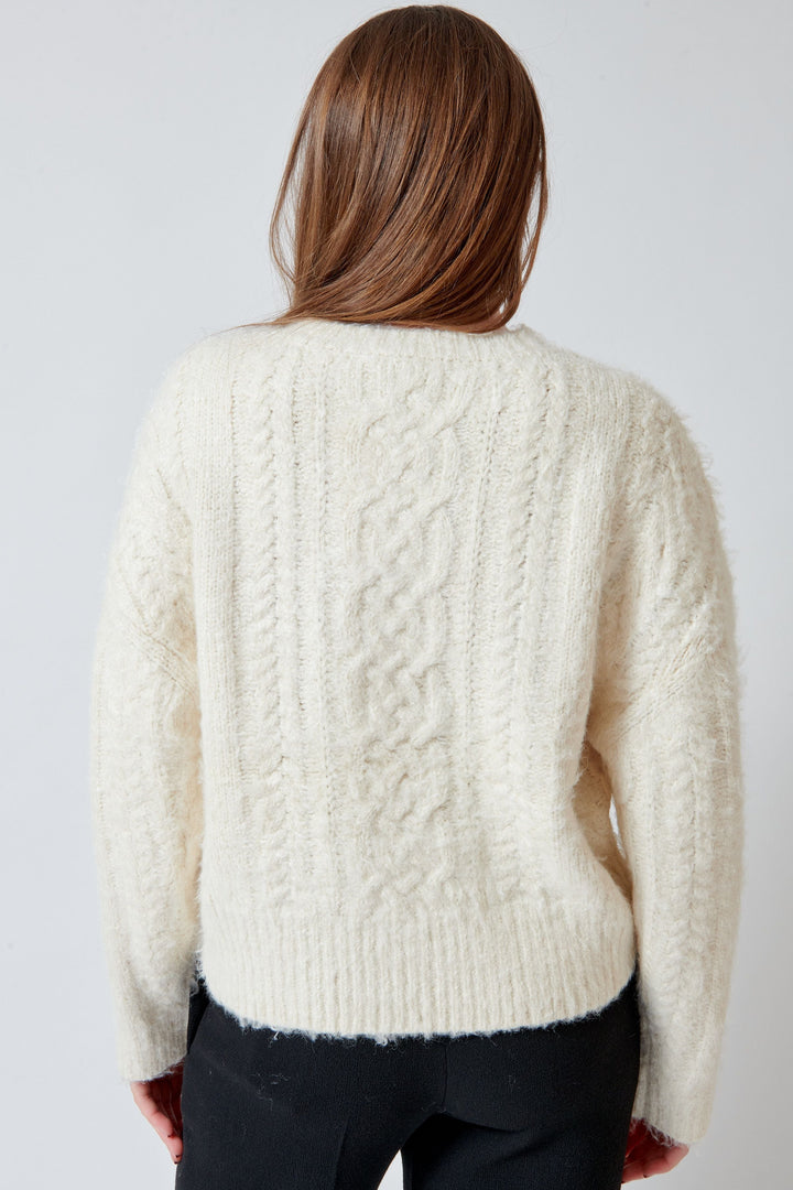 Model wearing 6397 Clyde Cable rear view
