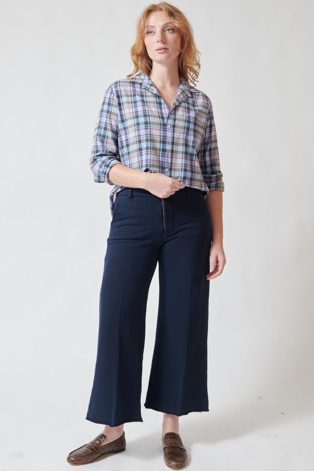 Waverly wearing Frank & Eileen Crop Riley Trouser Sweatpant front view
