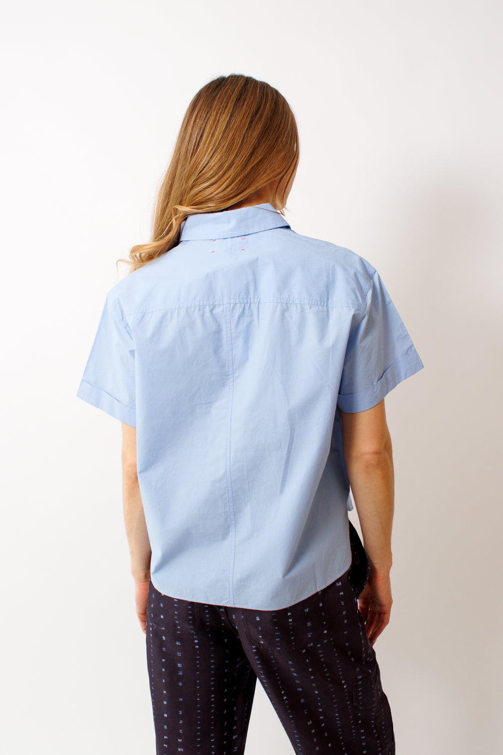 Mari wearing Xirena Drake Shirt rear view