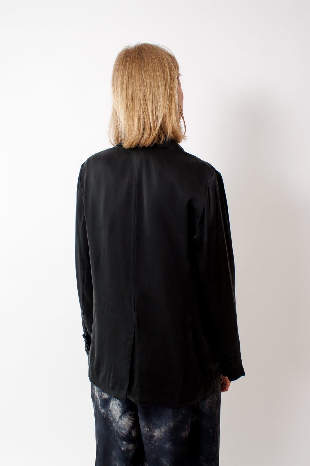 Madi wearing Xirena Tony Jacket rear view