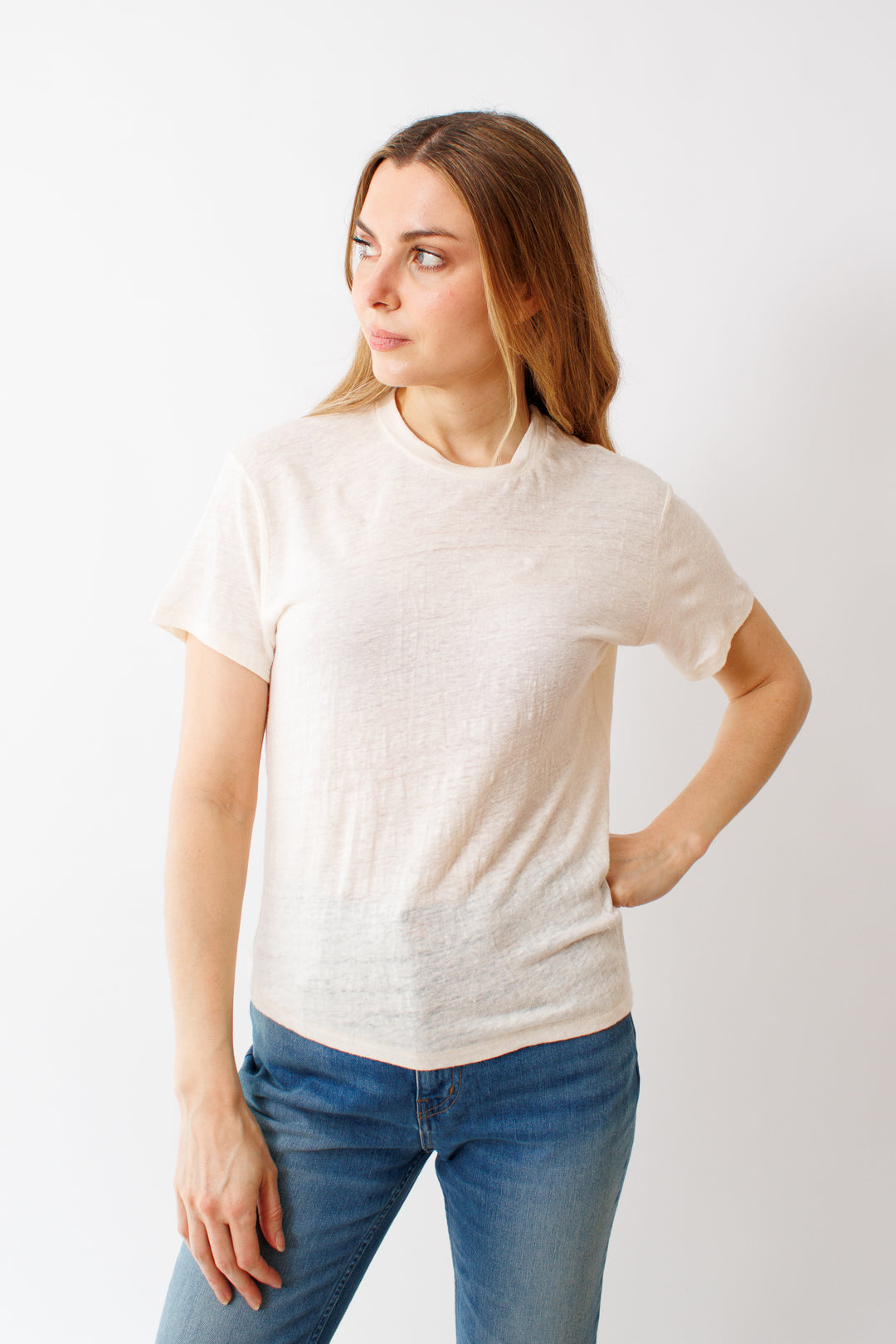 Mari wearing Jamie Haller The Chameleon Linen Tee front view