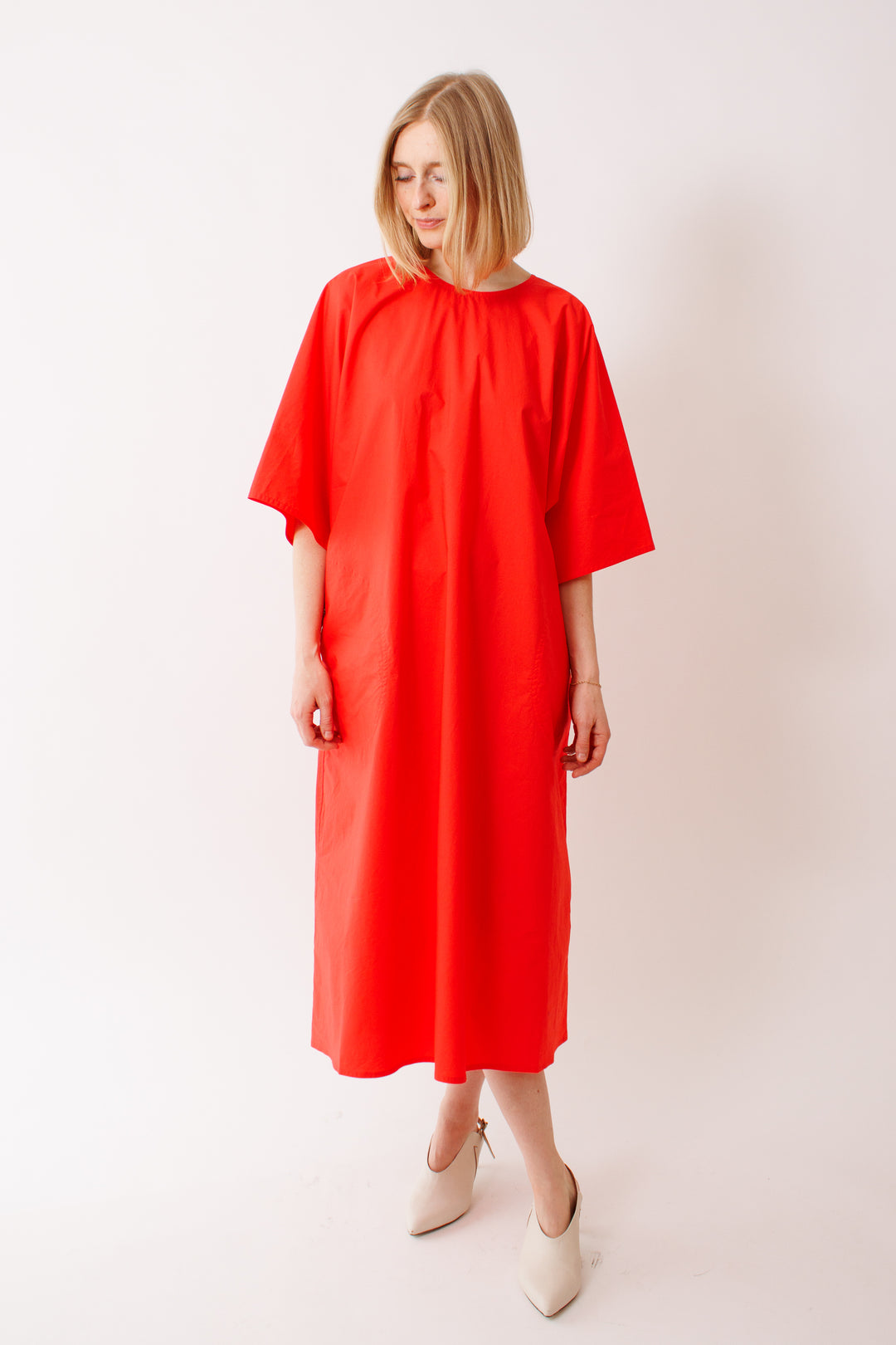 Madi wearing Sofie D'Hoore Doha A Shape Short Sleeve Dress front view