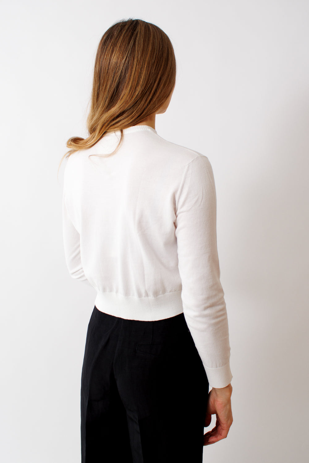 Mari wearing Lars Andersson Sweatshirt Cropped rear view