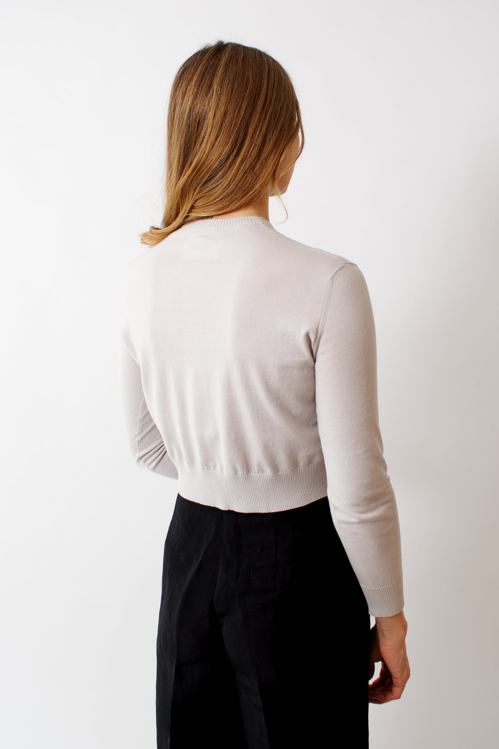 Mari wearing Lars Andersson Sweatshirt Cropped rear view