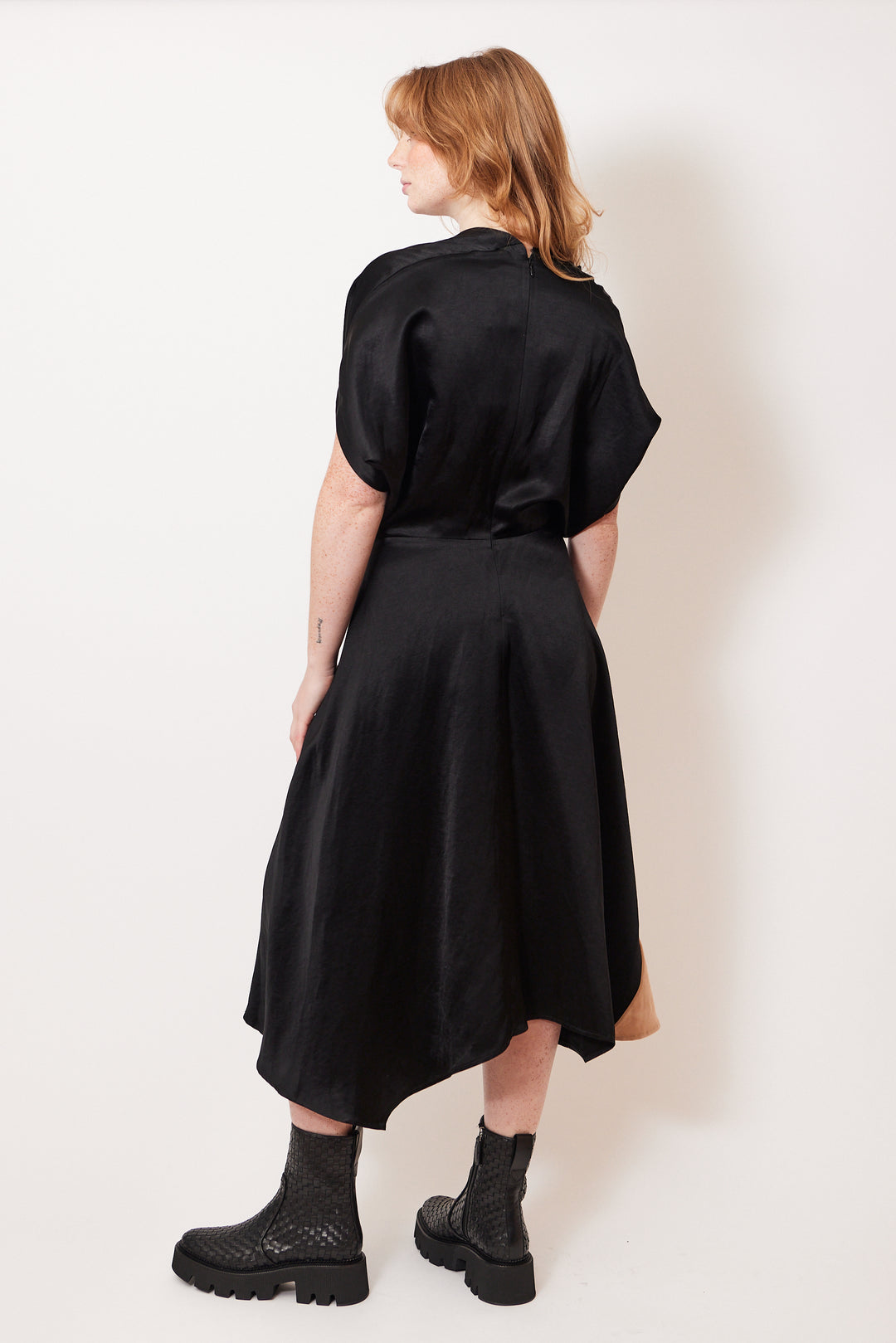 Waverly wearing Zero + Maria Cornejo Patchwork Aki Wave Doppio Dress rear view