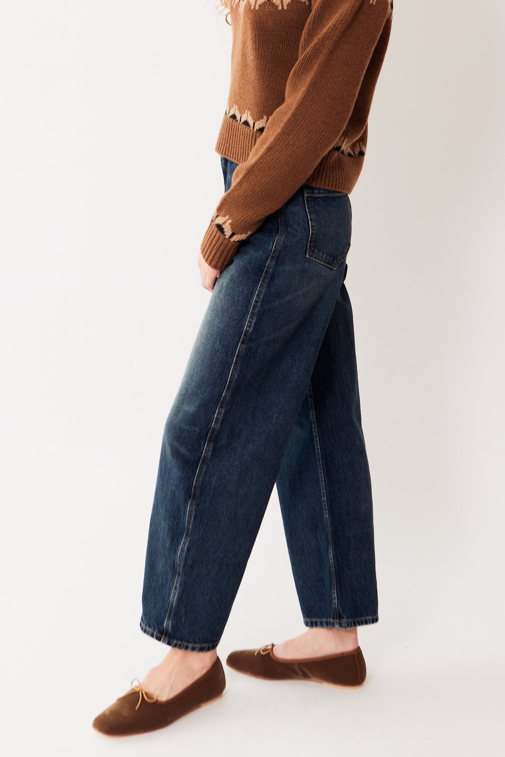 Mari wearing Nili Lotan Otis Jean side view