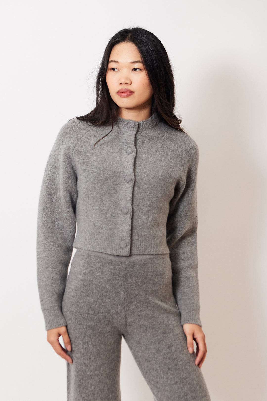 Madelyn wearing White + Warren Boucle Cashmere Blend Luxe Cardigan front view