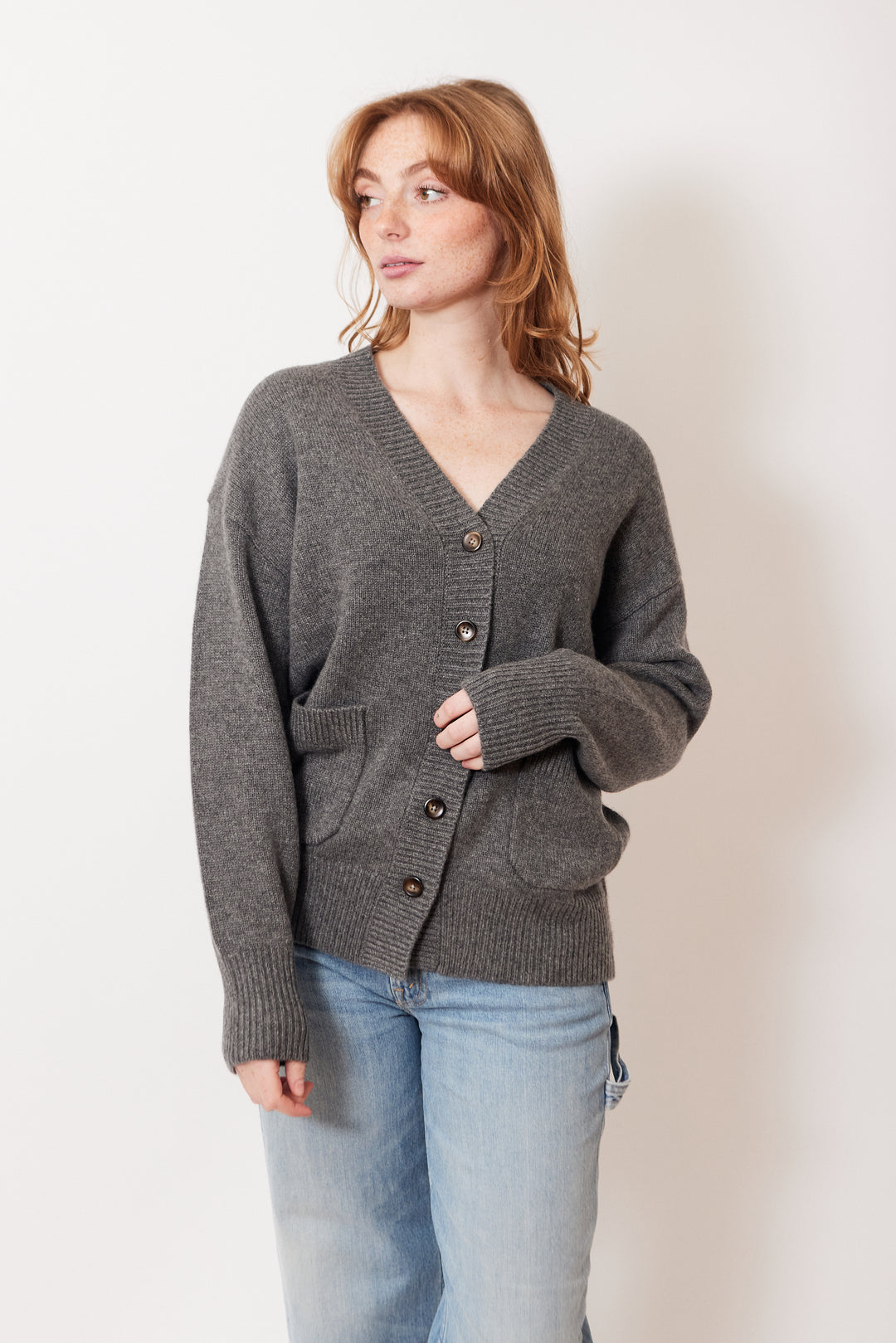 Waverly wearing White + Warren Cashmere Luxe Pocket Cardigan front view