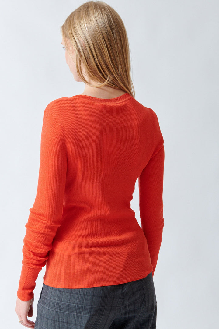 Madi wearing 6397 Long Sleeve Heirloom T rear view
