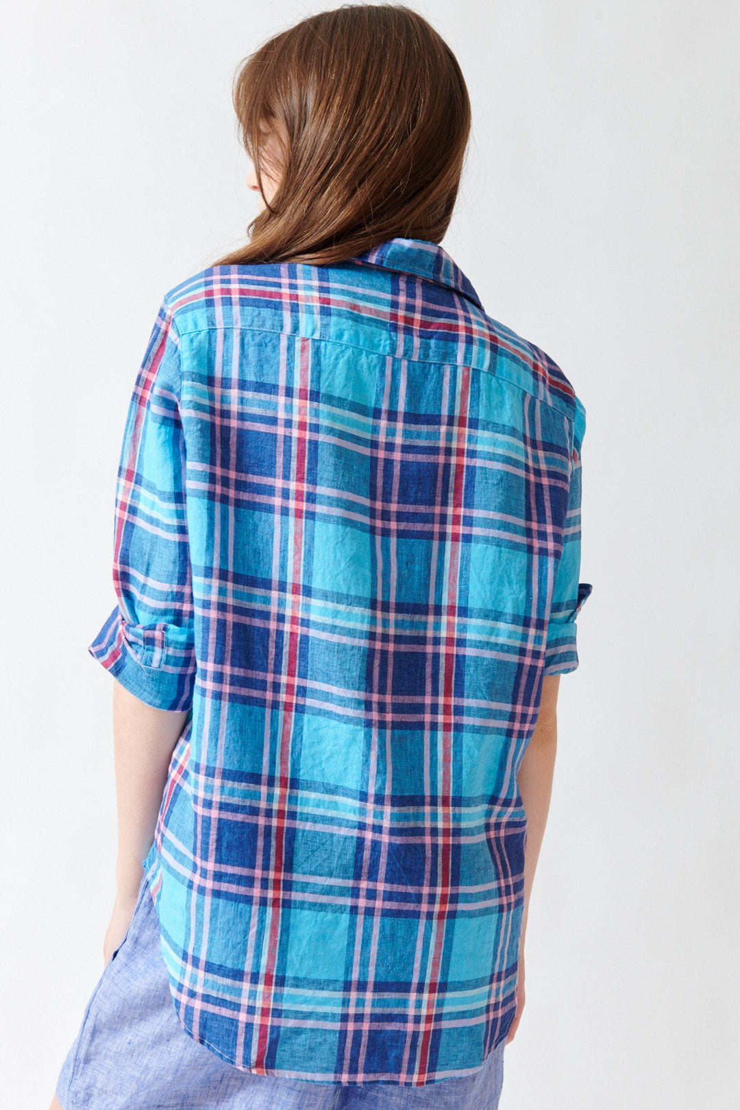 Angela wearing Frank & Eileen Eileen Relaxed Button Up Shirt rear view