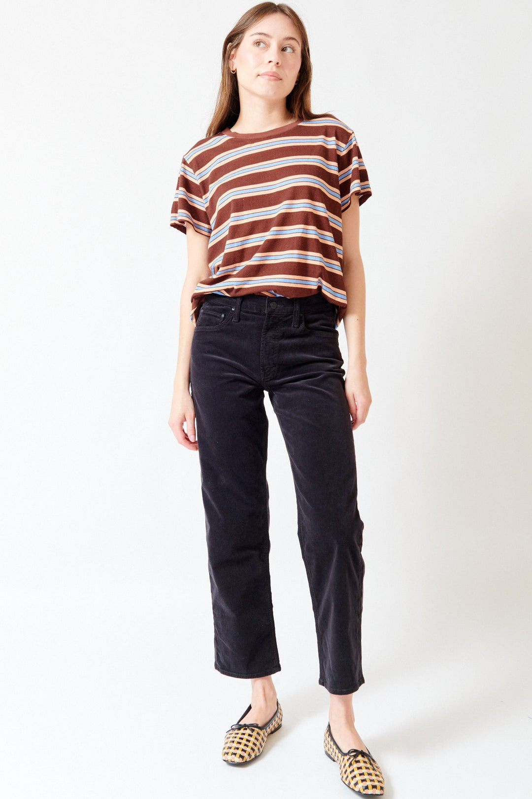 Angela wearing Mother Denim The Newbie Ankle front view