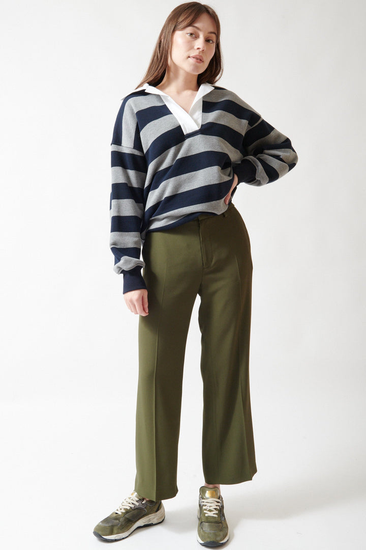 Angela wearing N°21 Elastic Back Rick Trouser front view