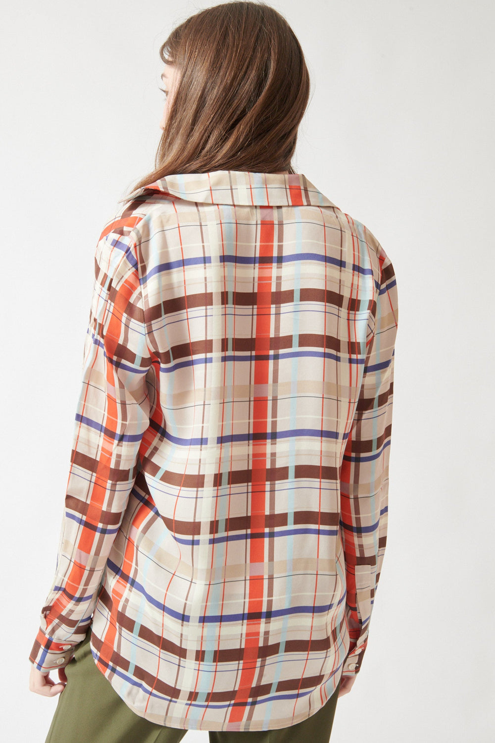 Angela wearing Stine Goya Dry Viscose Long Sleeve Shirt rear view