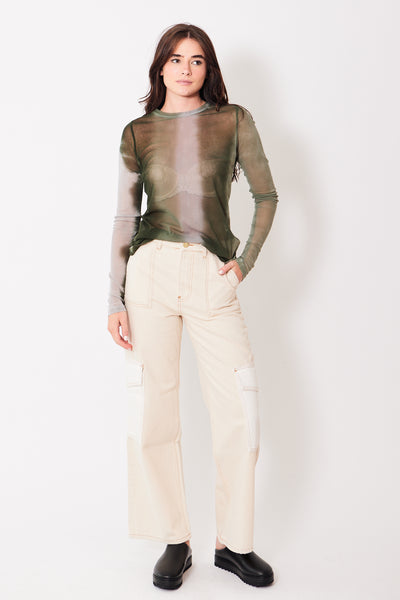 Ecru Denim Angi Egret 25, modeled from the front