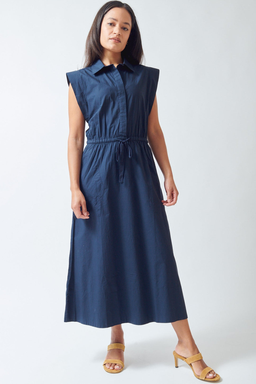 Amanda wearing Lilla P Gusset Sleeve Maxi Dress front view
