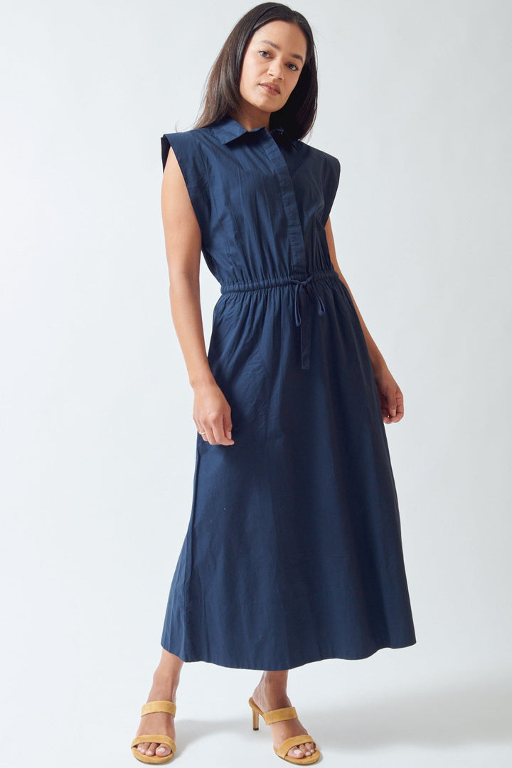 Amanda wearing Lilla P Gusset Sleeve Maxi Dress front view