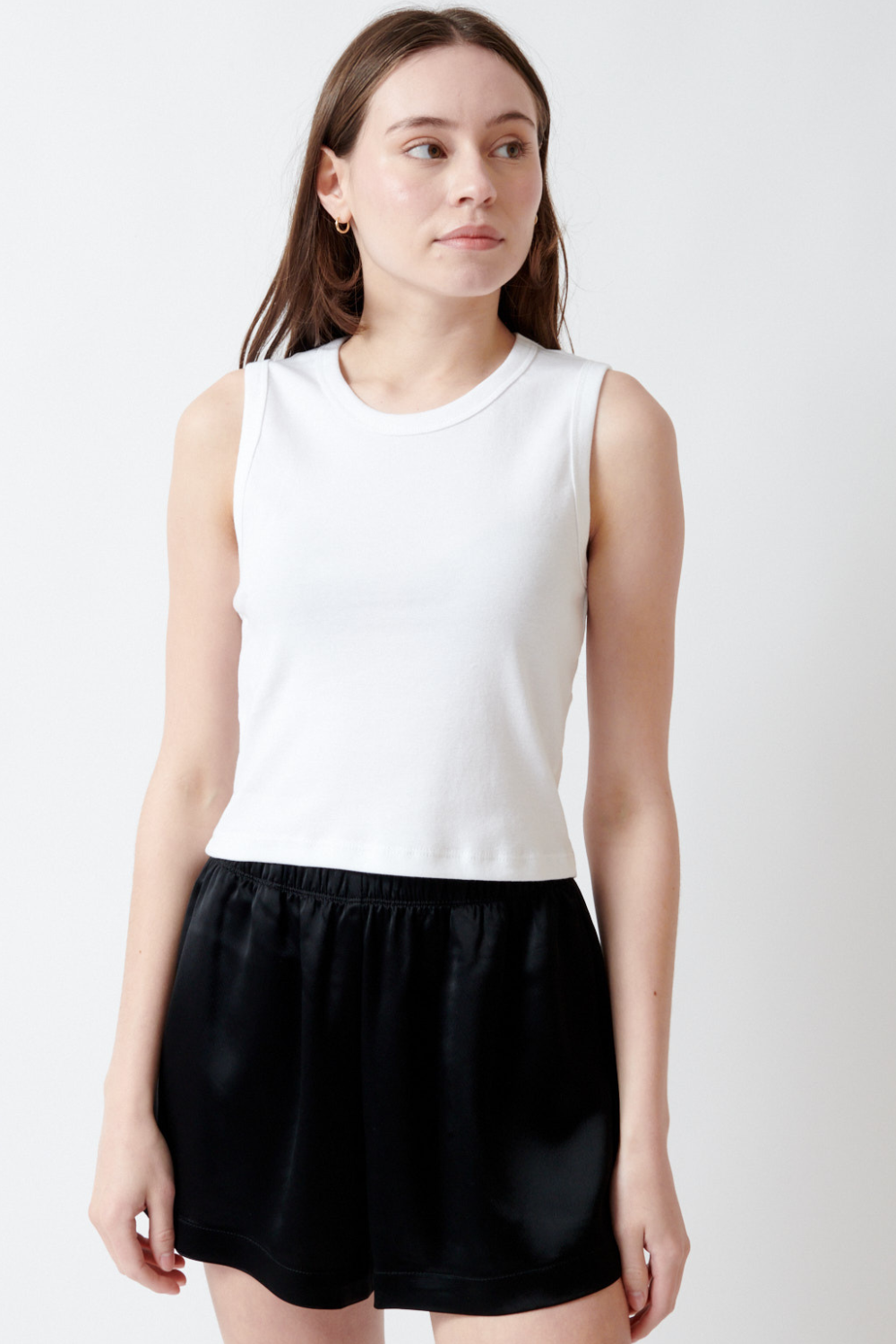 Angela wearing LESET Nando Sleeveless Crew front view