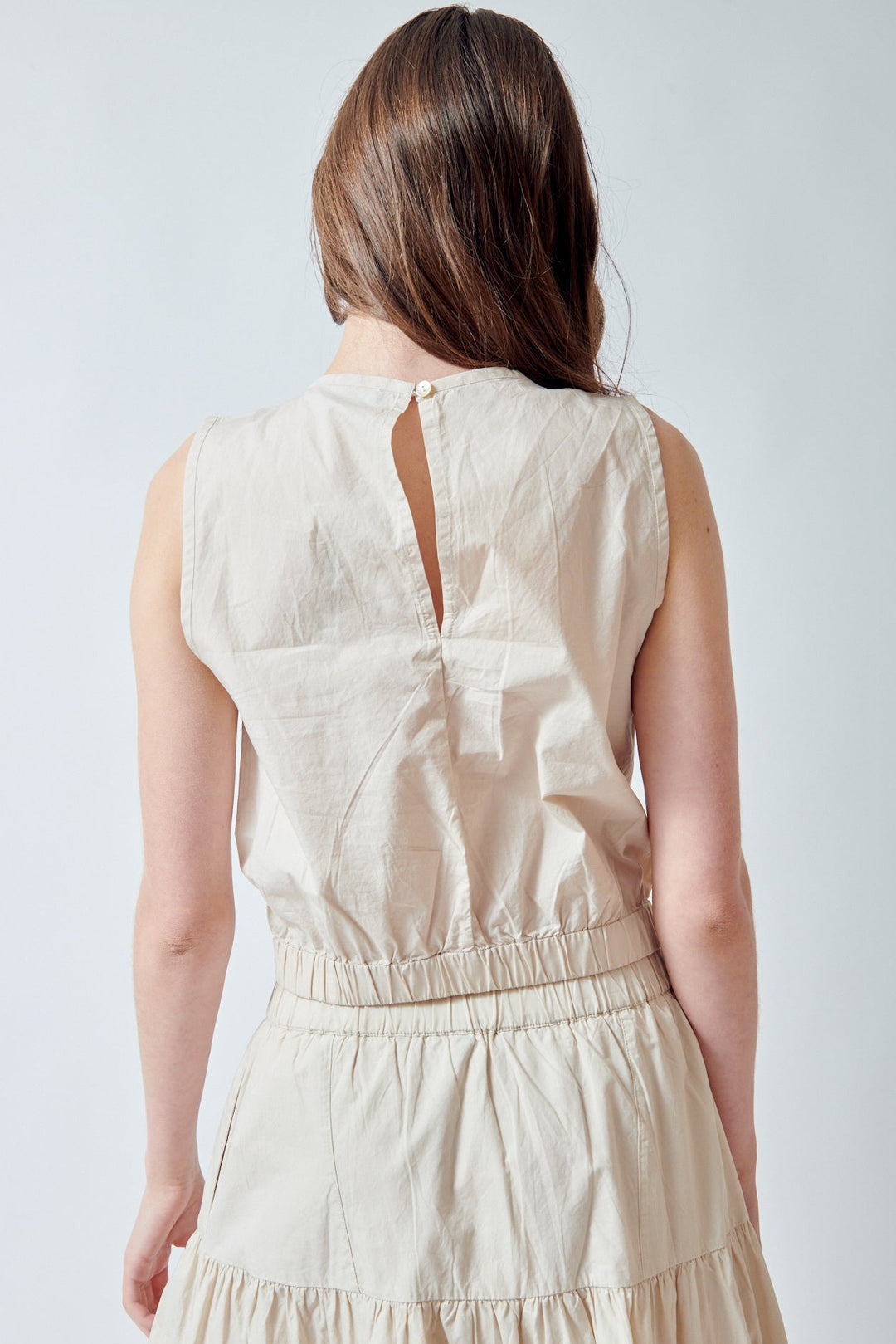 Angela wearing Lilla P Poplin Shell Bamboo rear view