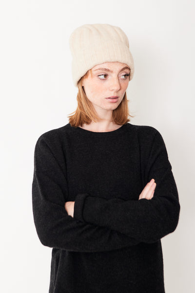Lauren Manoogian Rib Square Hat on a model's head