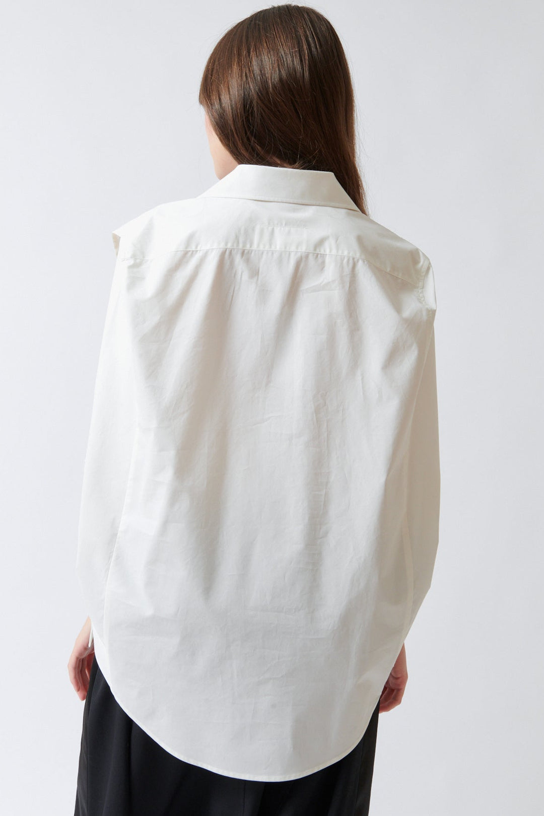 Angela wearing MM6 Maison Margiela Cotton Poplin Capelet Shirt rear view