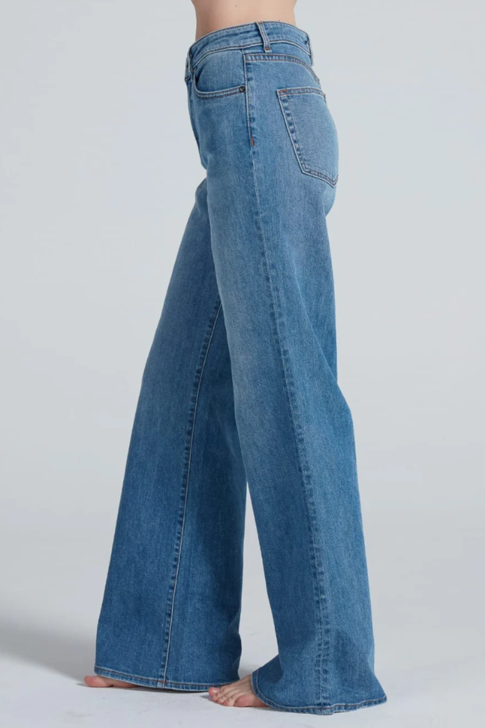Model wearing ASKK NYC Bailer jean for Grethen House