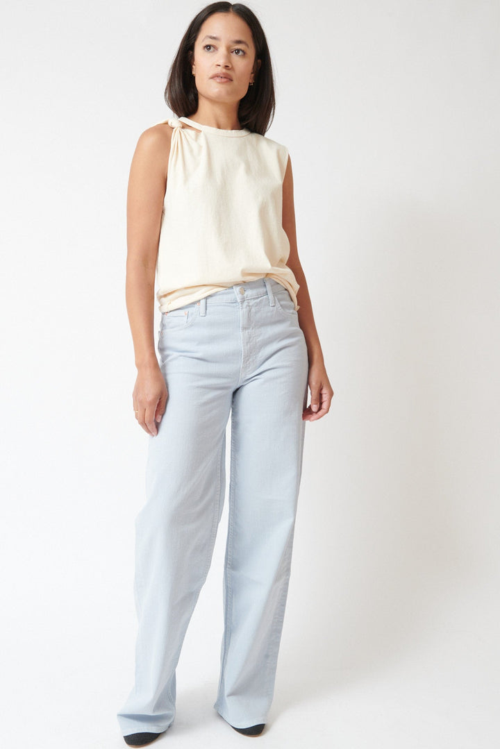 Amanda wearing Mother Denim The Rerun Zip Sneak front view